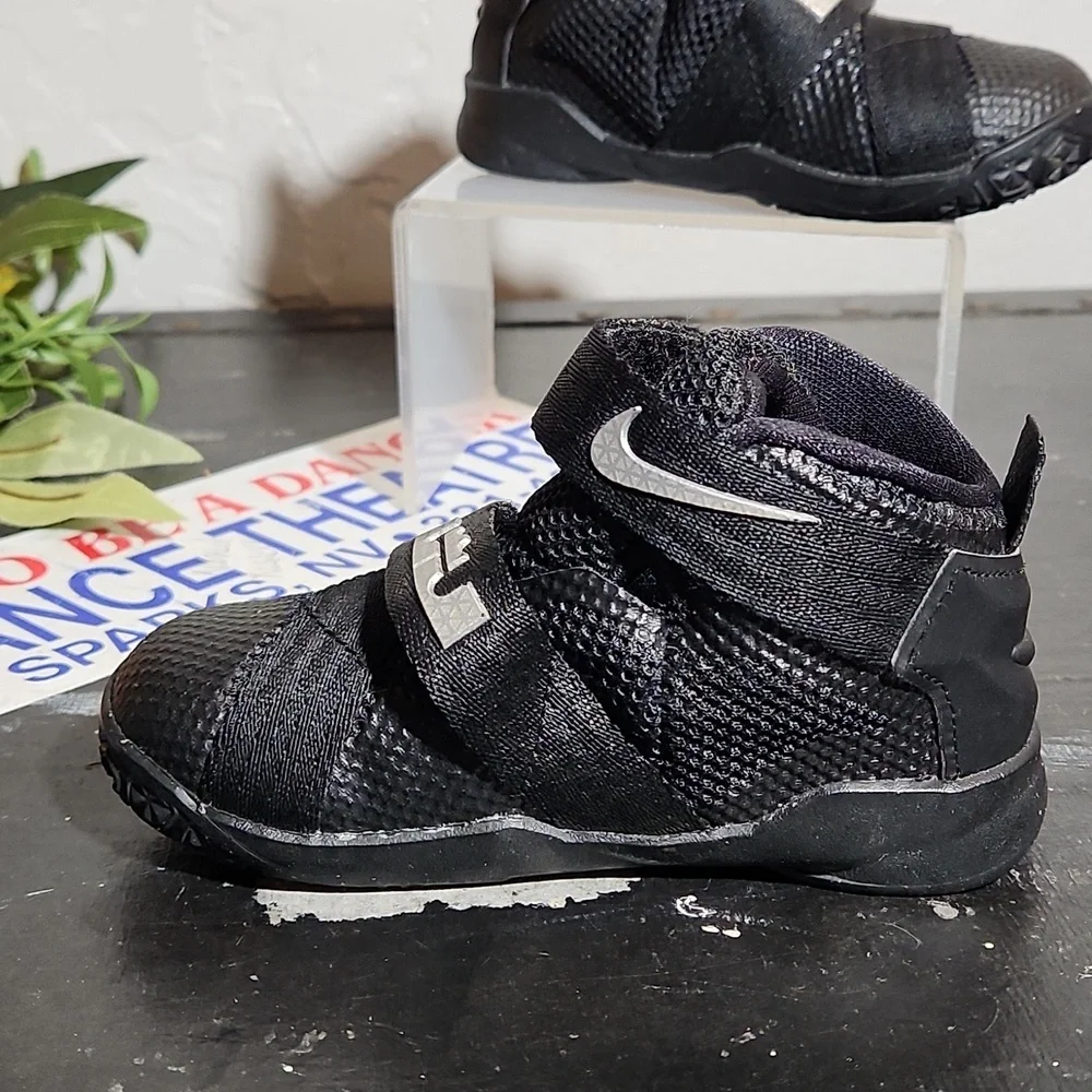 NIKE LeBron Soldier Black 6C